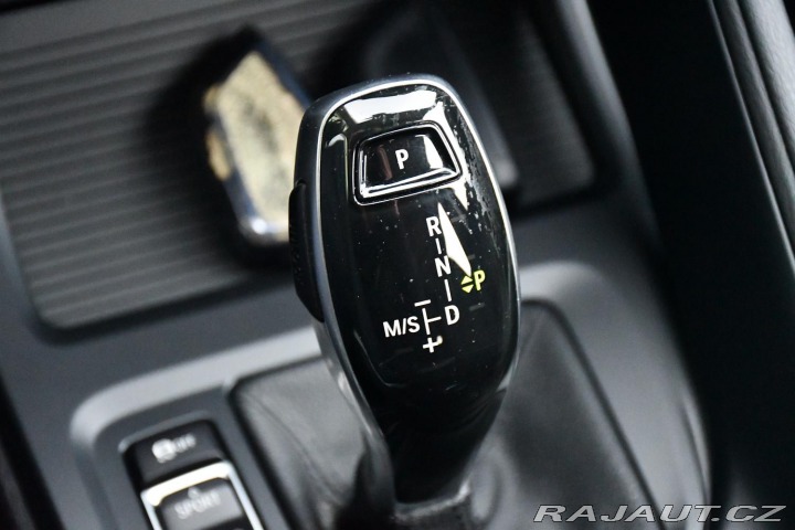 BMW X1 SDRIVE18I SERVISNÍ KNÍŽKA 2019