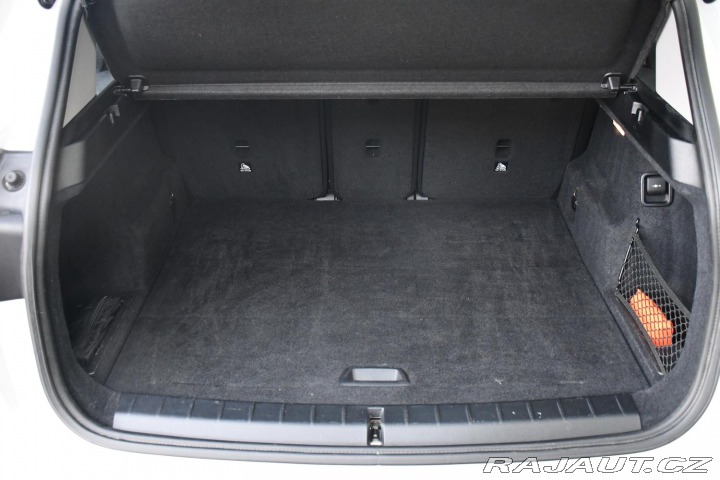 BMW X1 SDRIVE18I SERVISNÍ KNÍŽKA 2019