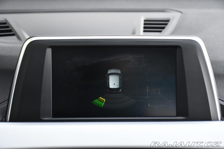 BMW X1 SDRIVE18I SERVISNÍ KNÍŽKA 2019