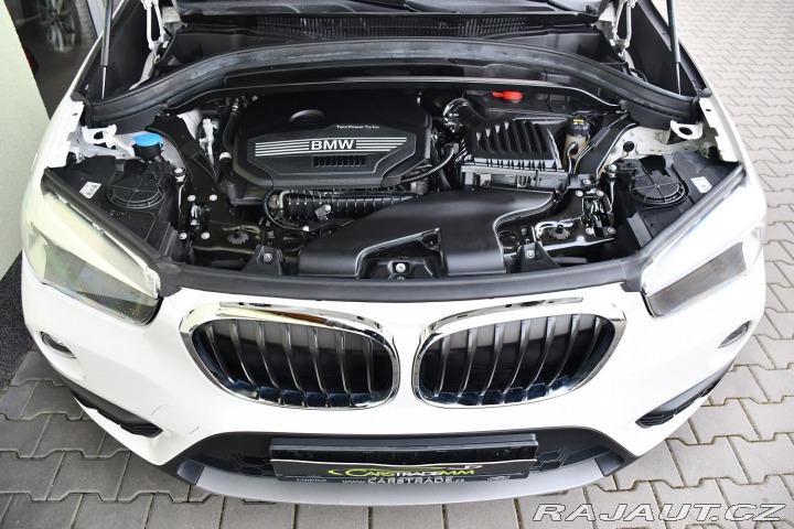 BMW X1 SDRIVE18I SERVISNÍ KNÍŽKA 2019