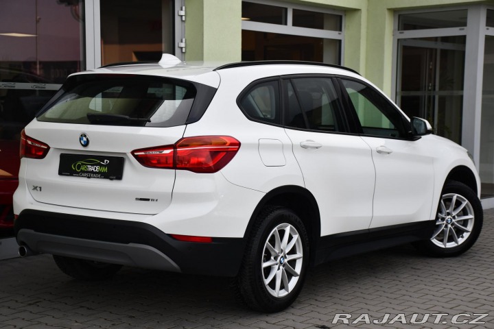 BMW X1 SDRIVE18I SERVISNÍ KNÍŽKA 2019