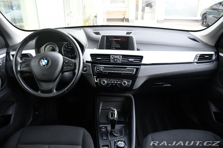 BMW X1 SDRIVE18I SERVISNÍ KNÍŽKA 2019