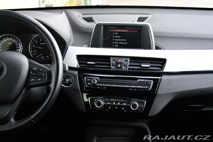 BMW X1 SDRIVE18I SERVISNÍ KNÍŽKA 2019