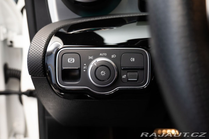 Mercedes-Benz CLA 200 d 2023