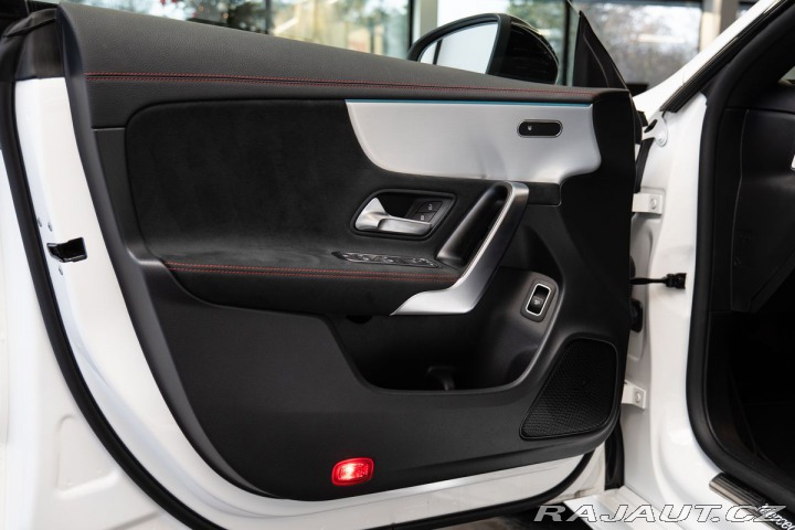 Mercedes-Benz CLA 200 d 2023