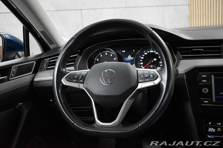 Volkswagen Passat 1.5 TSI BUSINESS*ACC*DPH* 2022