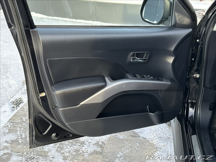 Mitsubishi Outlander 2,4 170PS  Instyle A/T 4x 2010