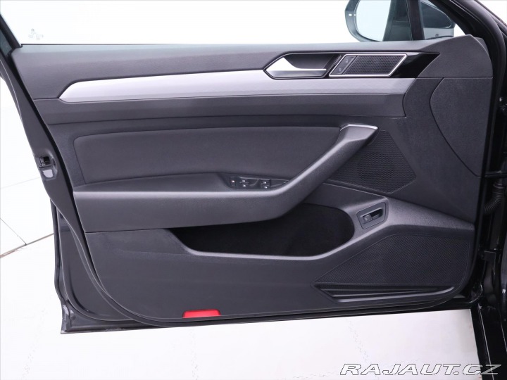 Volkswagen Passat 2,0 TDI 140KW DSG Bussine 2020