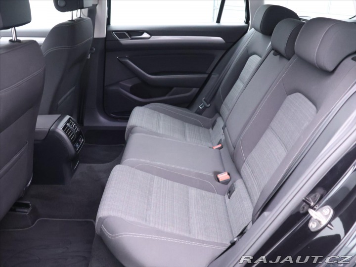 Volkswagen Passat 2,0 TDI 140KW DSG Bussine 2020