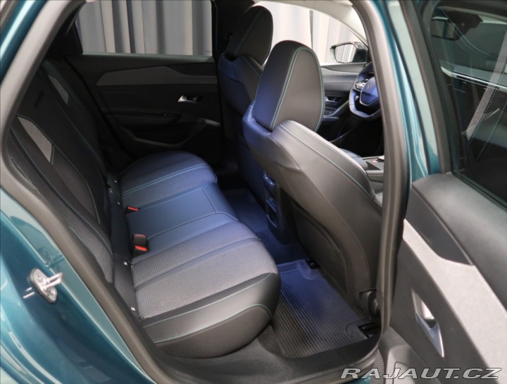Peugeot 308 1,2 PT AT ALLURE NAVI KAM 2024