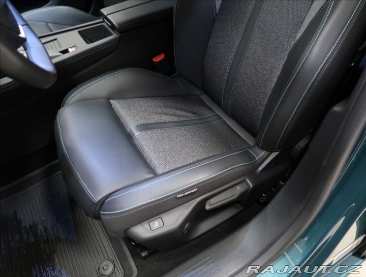 Peugeot 308 1,2 PT AT ALLURE NAVI KAM 2024
