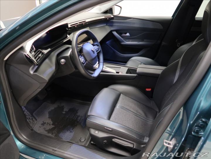 Peugeot 308 1,2 PT AT ALLURE NAVI KAM 2024