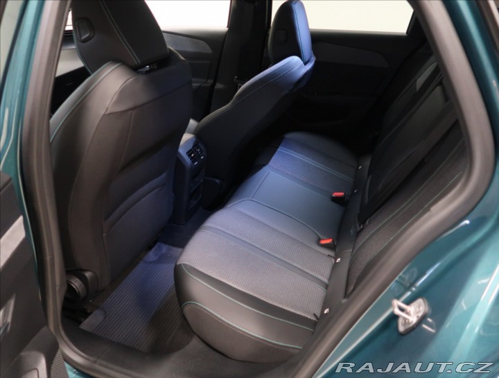 Peugeot 308 1,2 PT AT ALLURE NAVI KAM 2024