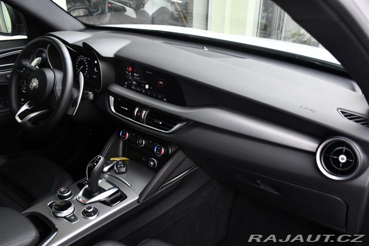 Alfa Romeo Stelvio VELOCE Q4 1M ZÁRUKA 2024