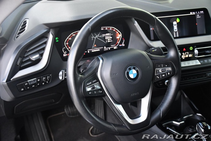 BMW 2 218d TAŽNÉ HUD ČR 1M 2021