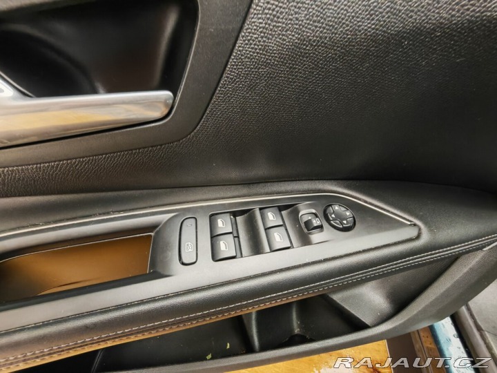 Peugeot 5008 automat , 7míst , 1,5Hdi 2019