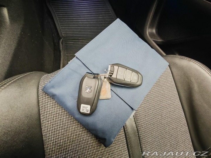 Peugeot 5008 automat , 7míst , 1,5Hdi 2019