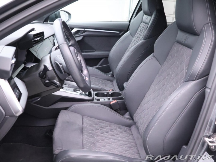 Audi A3 1,5 TSI 110kW S-LINE LED 2024