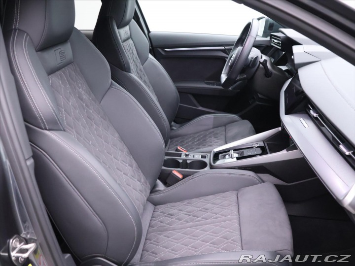 Audi A3 1,5 TSI 110kW S-LINE LED 2024