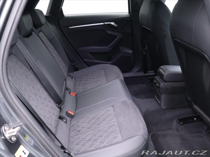 Audi A3 1,5 TSI 110kW S-LINE LED 2024