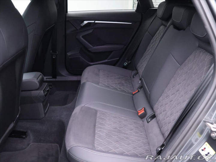 Audi A3 1,5 TSI 110kW S-LINE LED 2024