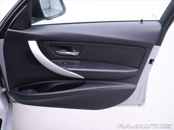 BMW 3 3,0 330d 190kW Sport M-Pa 2012