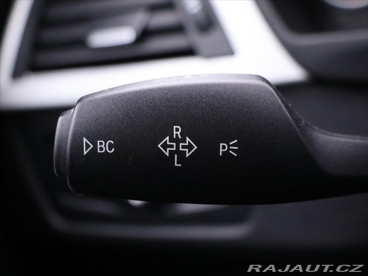 BMW 3 3,0 330d 190kW Sport M-Pa 2012