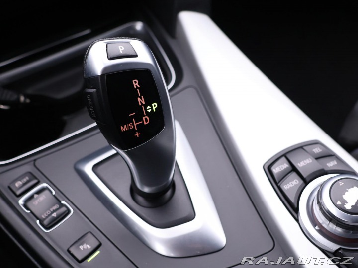 BMW 3 3,0 330d 190kW Sport M-Pa 2012