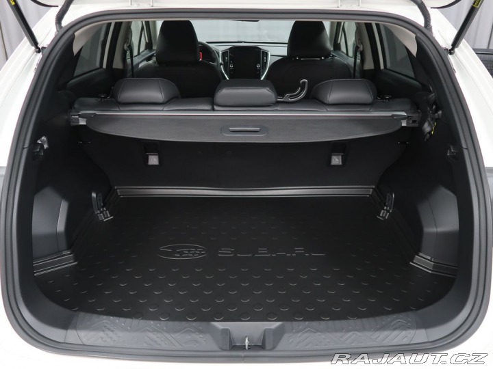 Subaru Impreza 4X4 Executive. Předváděcí 2025