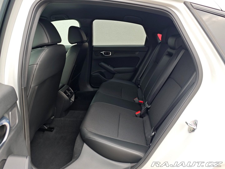 Honda Civic 2.0 e:HEV SPORT rezervace 2026