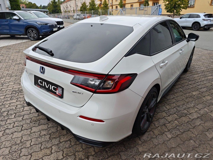 Honda Civic 2.0 e:HEV SPORT rezervace 2026