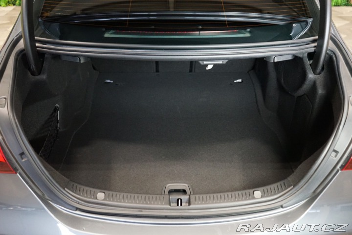 Mercedes-Benz E 400d*4M*360*NEZ.TOP*ŠÍBR* 2020