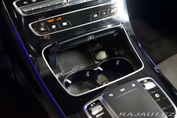 Mercedes-Benz E 400d*4M*360*NEZ.TOP*ŠÍBR* 2020