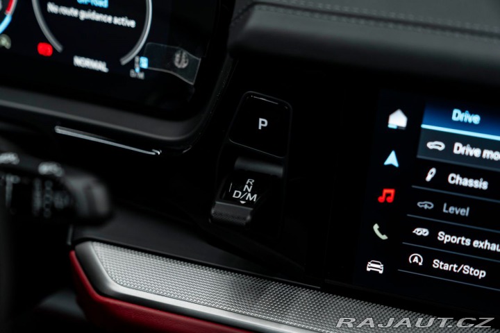 Porsche Cayenne PANO, HD-MATRIX, INNO, VÝ 2025