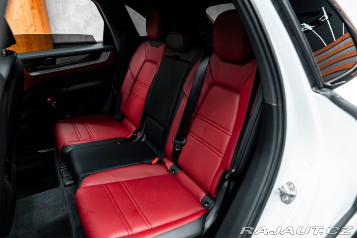 Porsche Cayenne PANO, HD-MATRIX, INNO, VÝ 1800