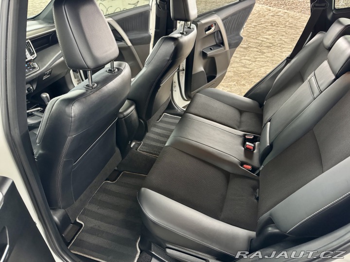 Toyota RAV4 SUV 2017