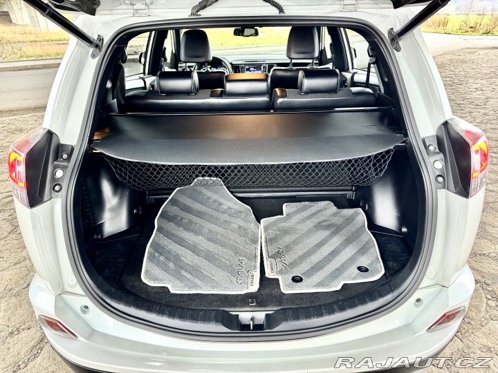 Toyota RAV4 SUV 2017