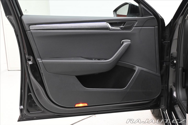 Škoda Superb 2,0 TDI 110 kW DSG Style 2023