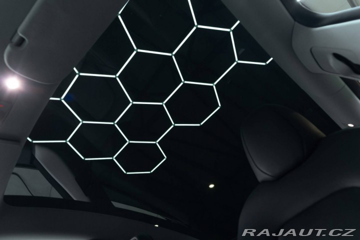 Tesla Model Y Dual Motor Long Range 37 2023