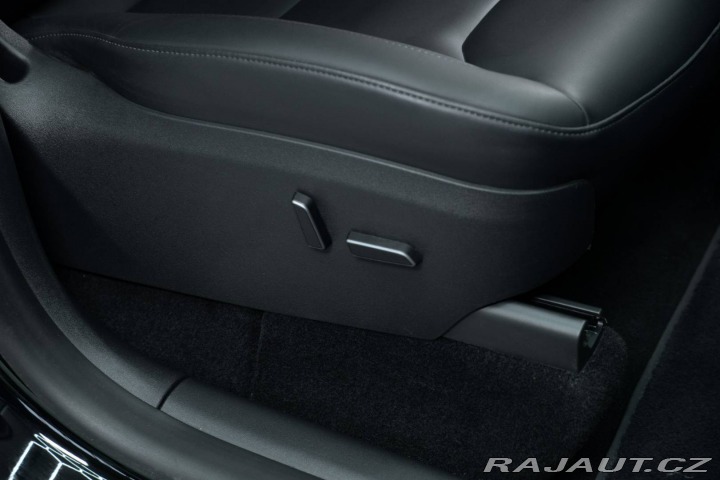 Tesla Model Y Dual Motor Long Range 37 2023