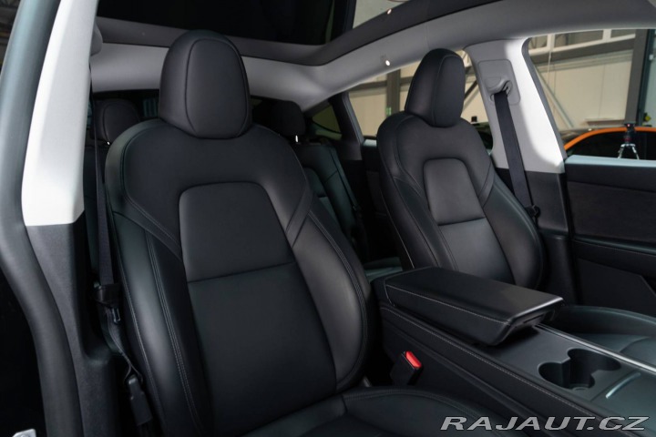 Tesla Model Y Dual Motor Long Range 37 2023