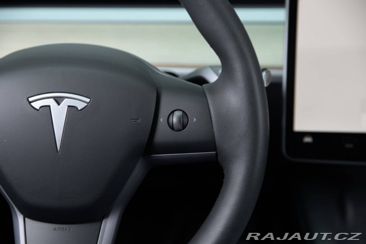 Tesla Model Y Dual Motor Long Range 37 2023