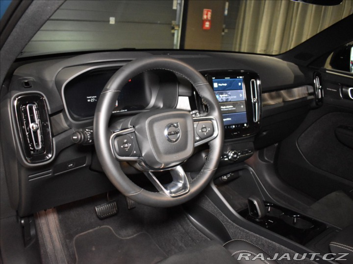 Volvo EX40 0,0 TWIN MOTOR PLUS 2025