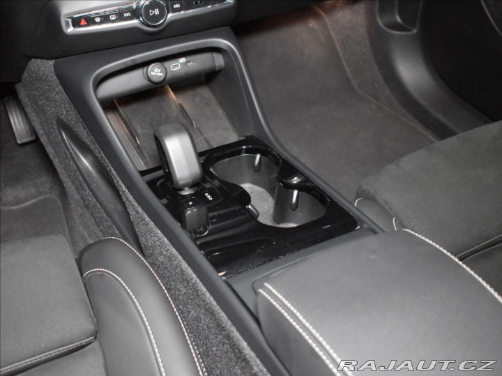 Volvo EX40 0,0 TWIN MOTOR PLUS 2025