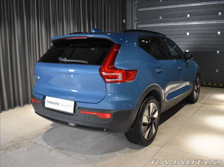 Volvo EX40 0,0 TWIN MOTOR PLUS 2025