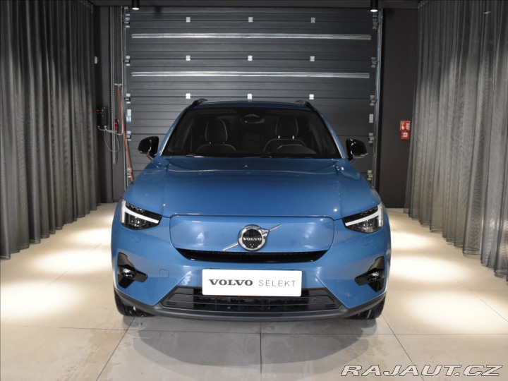 Volvo EX40 0,0 TWIN MOTOR PLUS 2025