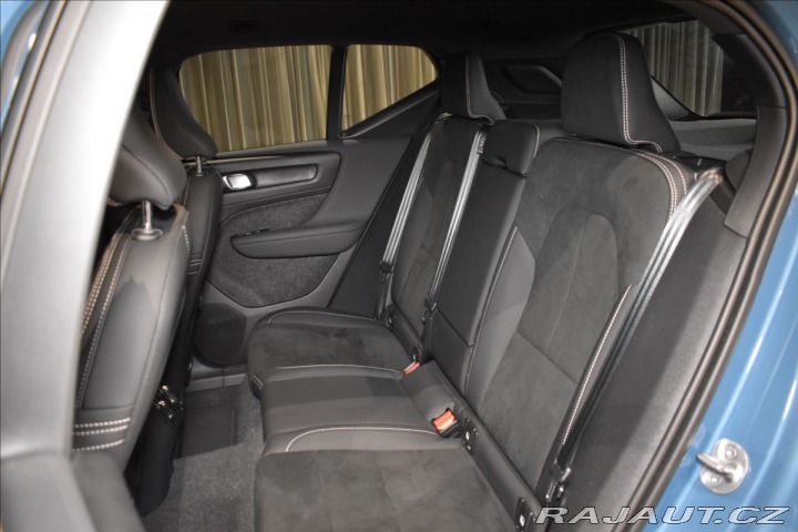 Volvo EX40 0,0 TWIN MOTOR PLUS 2025