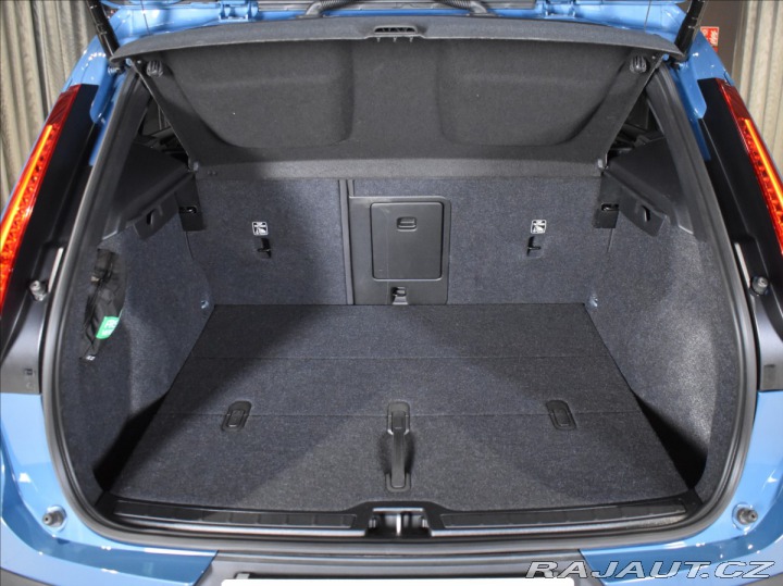 Volvo EX40 0,0 TWIN MOTOR PLUS 2025