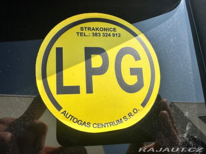 Chrysler Town & Country 3,8   V6 148Kw BENZIN+LPG 2007