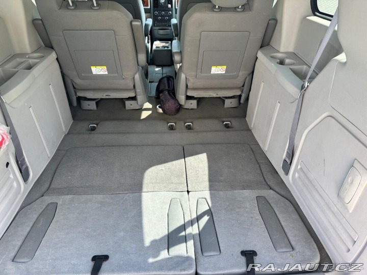 Chrysler Town & Country 3,8   V6 148Kw BENZIN+LPG 2007